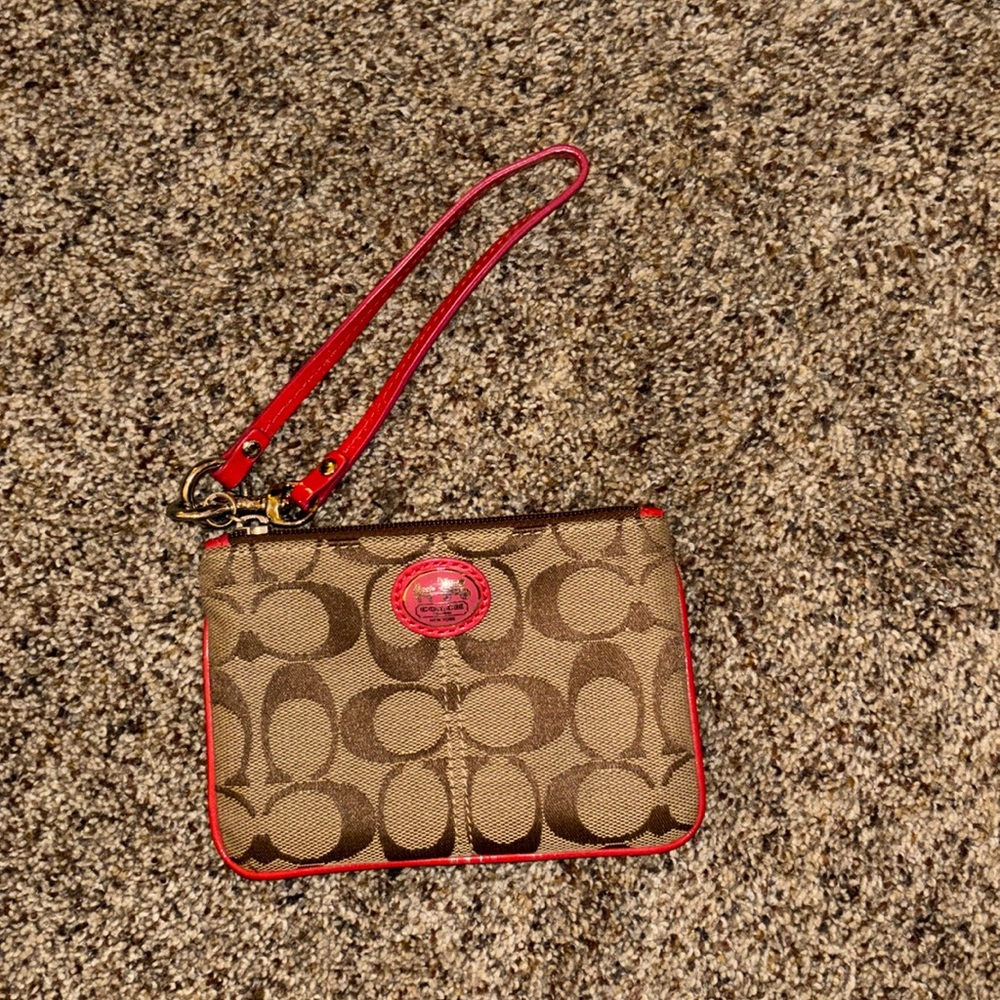 Vintage coach wristlet 💕